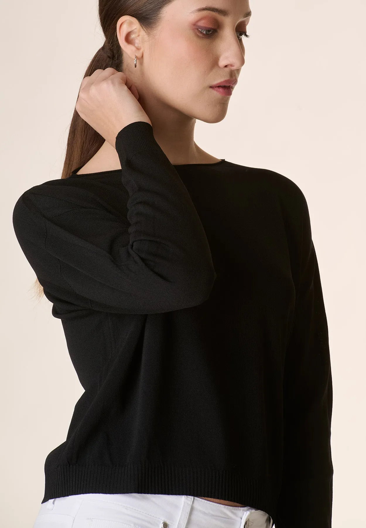 Maglia nera girocollo cropped