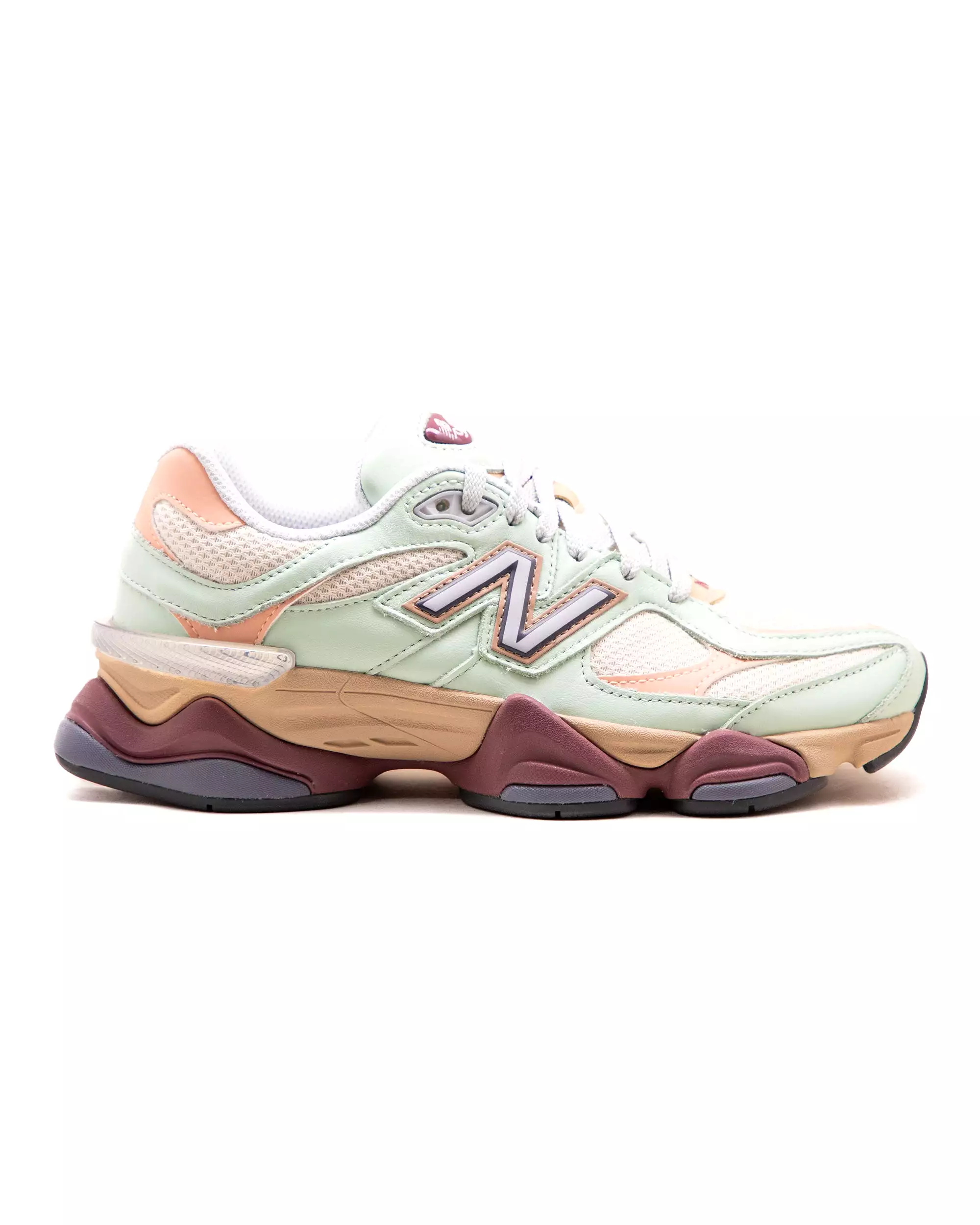 New Balance 9060 Rosa