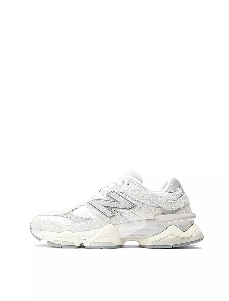 New Balance 9060 Trainers Sea Salt / Rain Cloud