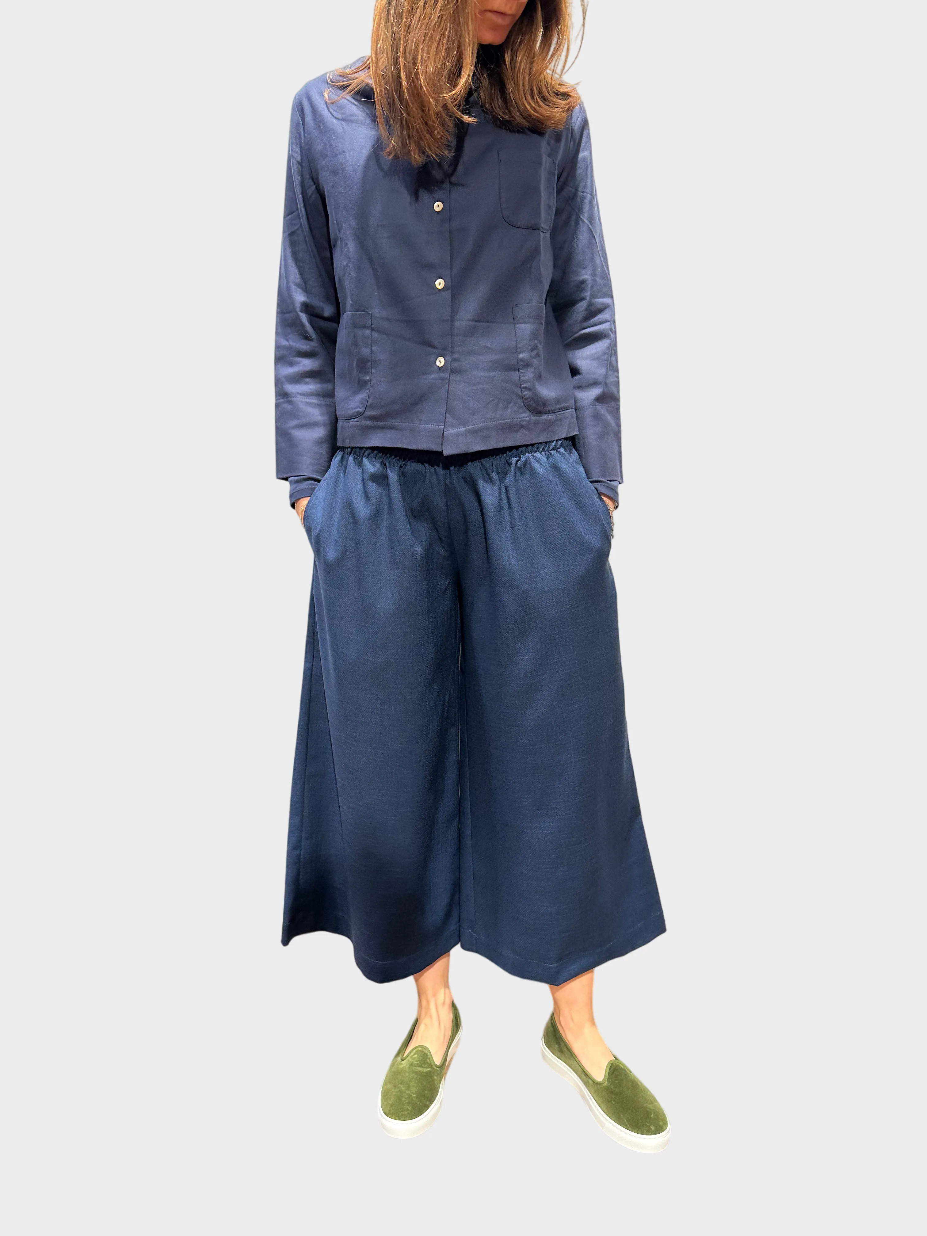 PANTALONE CROPPED COMFY THEA BLU