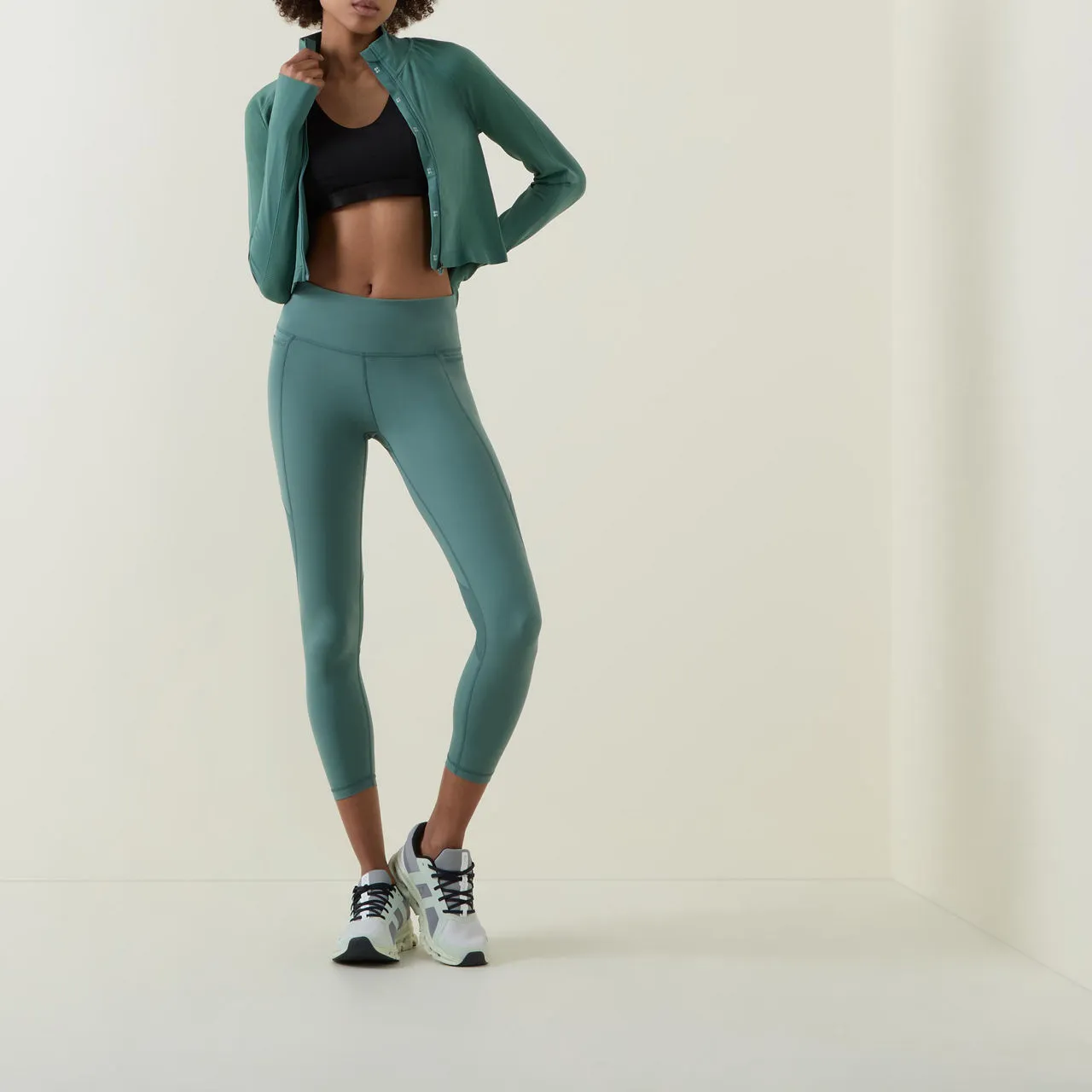 SWEATY BETTY Athlete Cropped Seamless Gym Jacket - Green